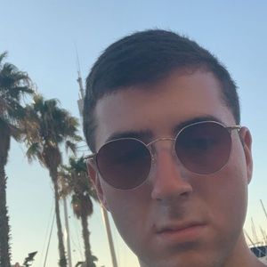 Meet your Posher, Yoni